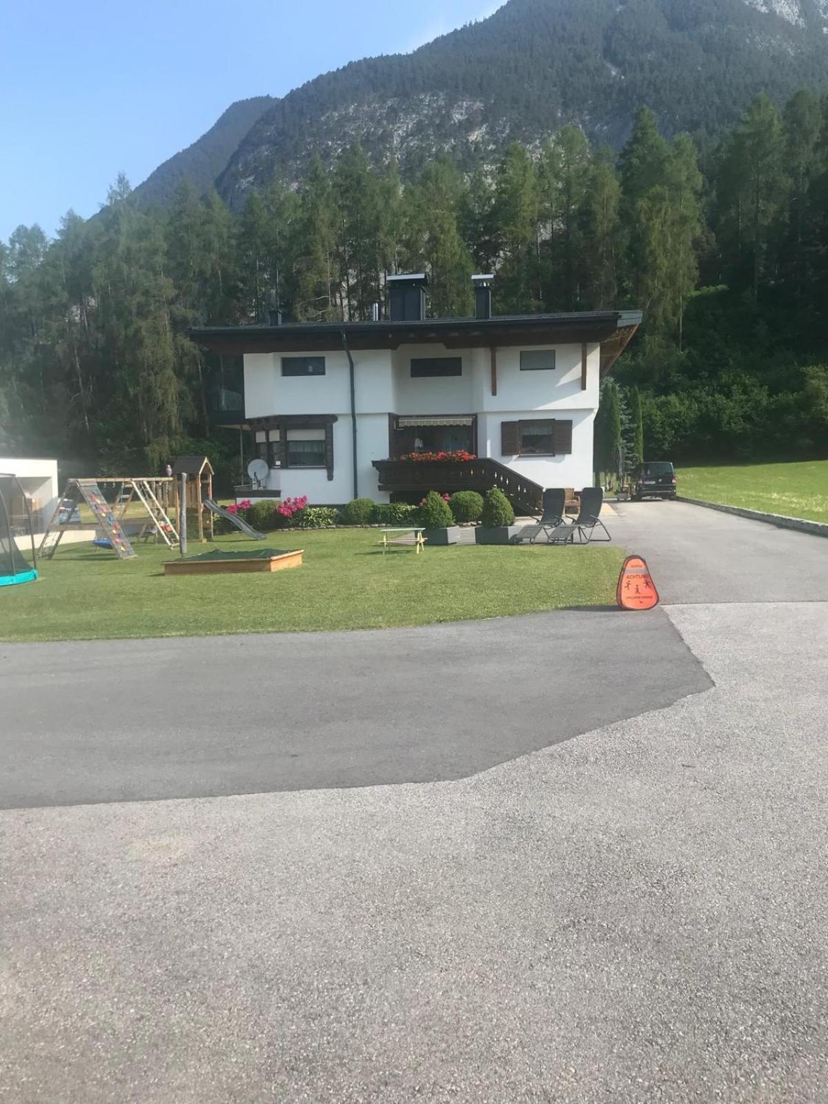 Ferienwohnungen Schleich Nassereith Exterior photo